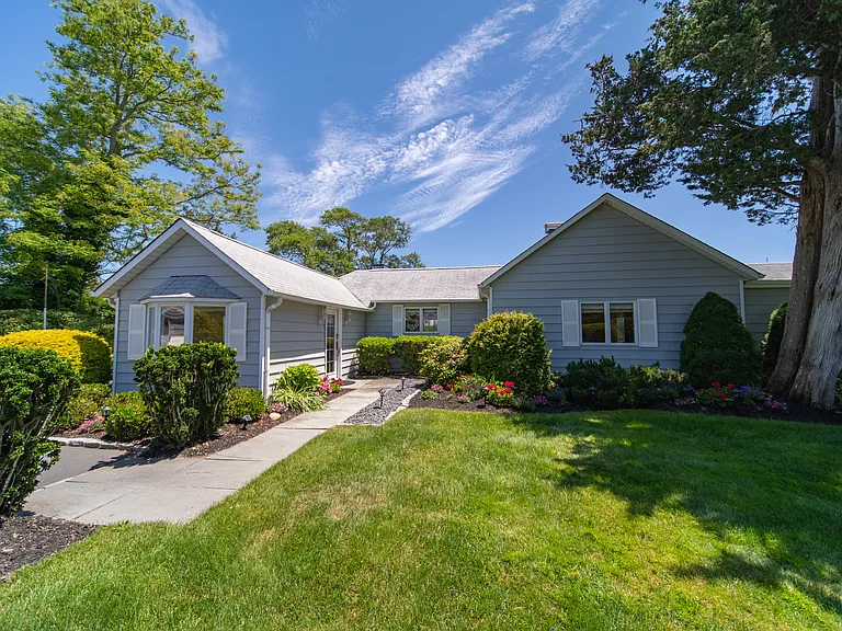 Little Neck Rd — Photo 27