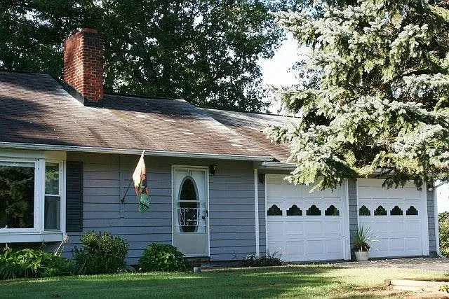 10433 Crockett Rd — Photo 3