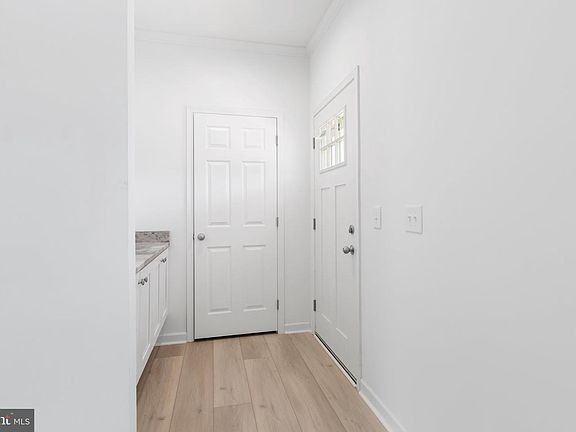 3rd image of 931 Levi Rd