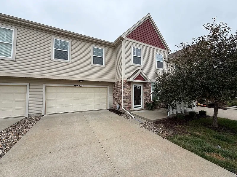 3 bed, 2.5 bath, 1636 sqft, $2,000 — Photo 1
