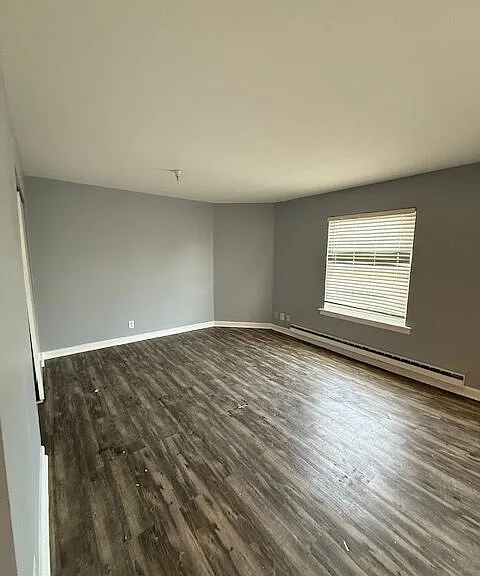 200 Catherine St — Photo 3