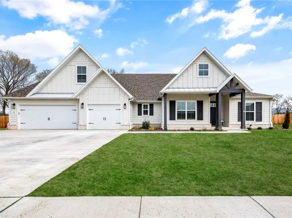 530 Briarwood Ln, Farmington, AR 72730