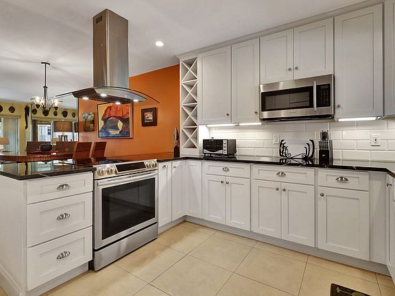 5th image of 201 Venetian Drive #4