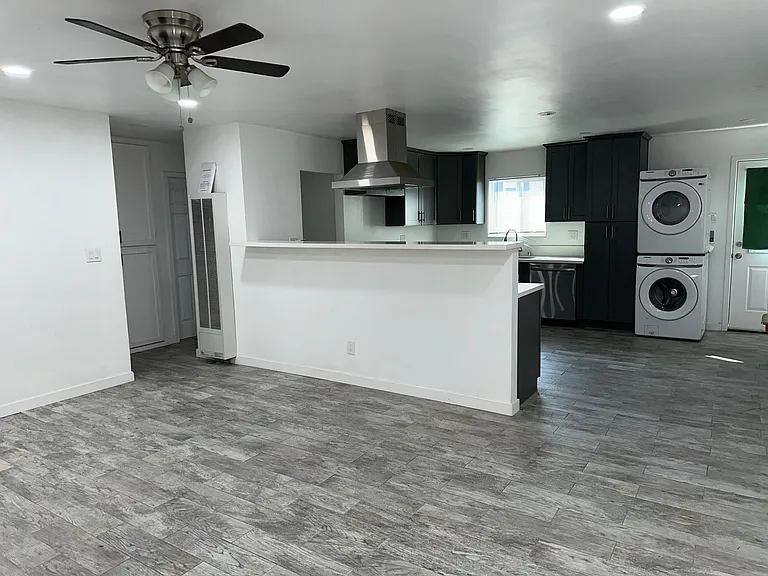 3008 E 70th St — Photo 11