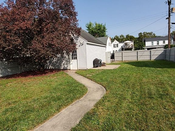 3rd image of 34 Oakey Ave