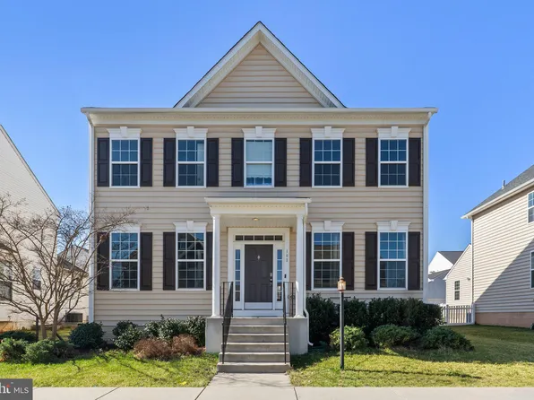 183 Chadwick Dr, Charles Town, WV 25414