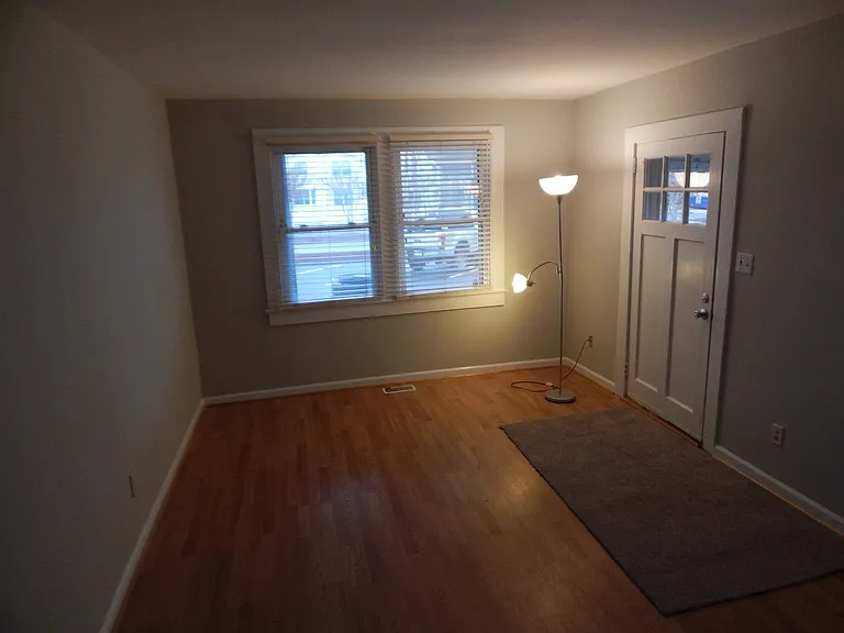 24 W Greensboro St #B — Photo 5