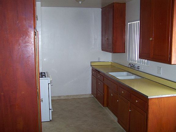 4th image of 500 S Eremland Dr APT 4