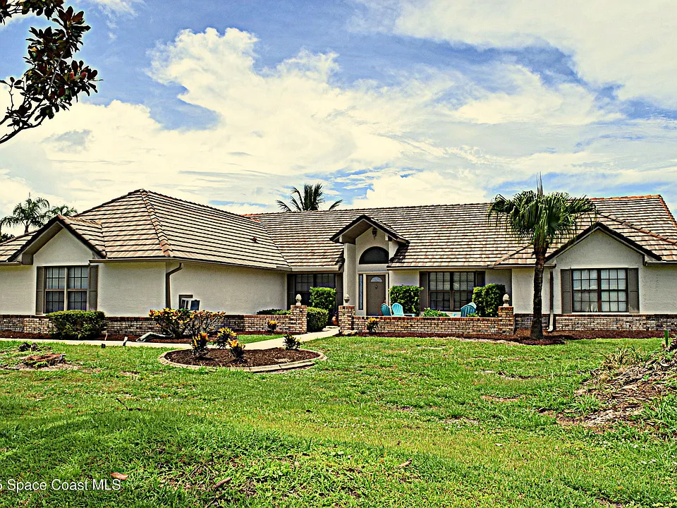 285 Utopia Cir