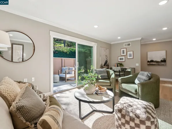 2133 Tice Creek Dr APT 4, Walnut Creek, CA 94595