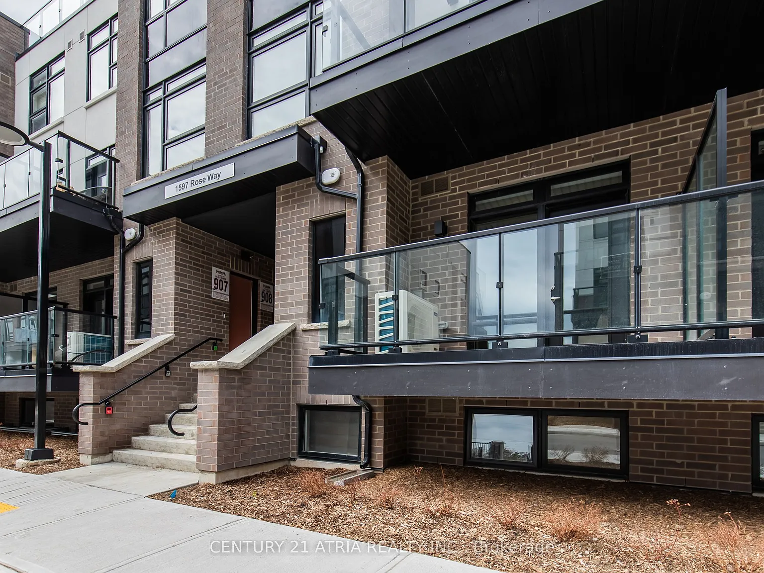 2 bed, $2,700 — Photo 2