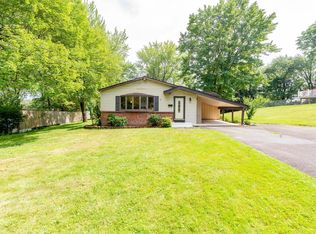 10 Thomas St, Windsor Locks, CT 06096