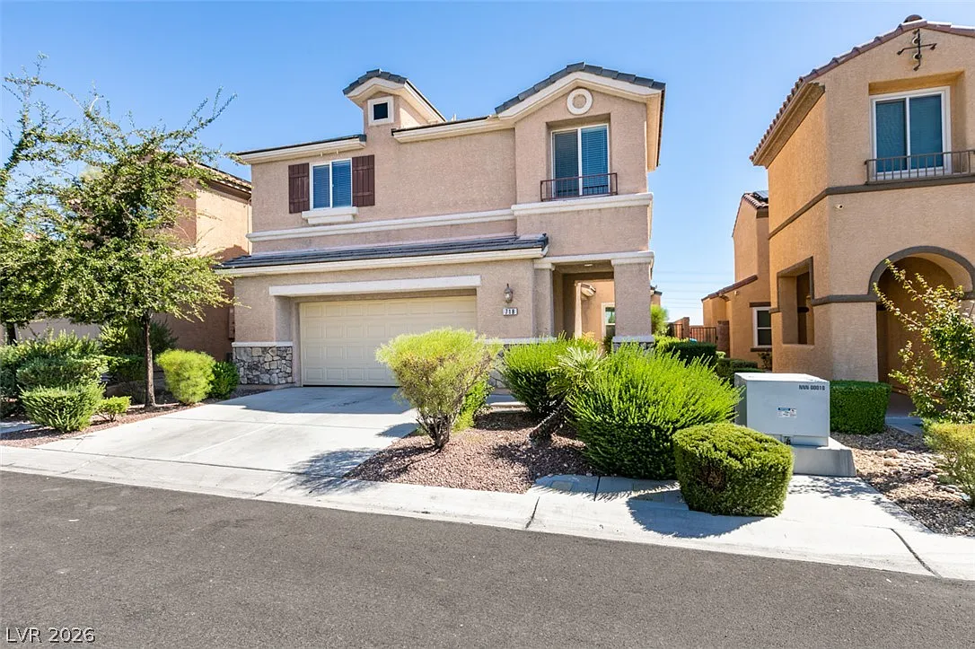 3 bed, 2.5 bath, 2031 sqft, $2,400 — Photo 2