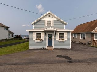 7099 Lakeshore Rd, Cicero, NY 13039