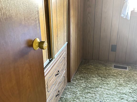 4th image of 110 Lexington Dr