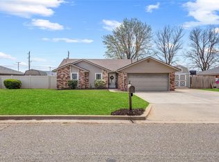 306 Willow St, Elk City, OK 73644
