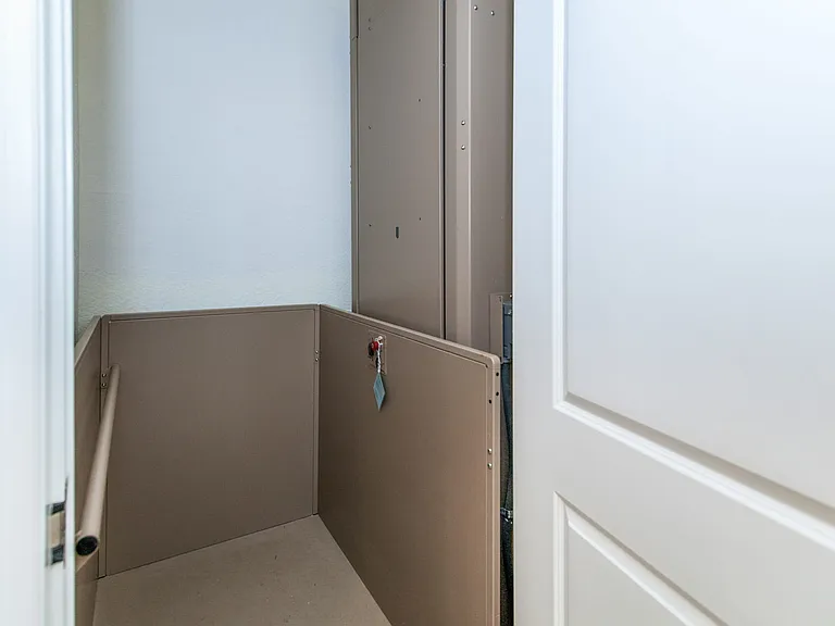 Elevator, Lift