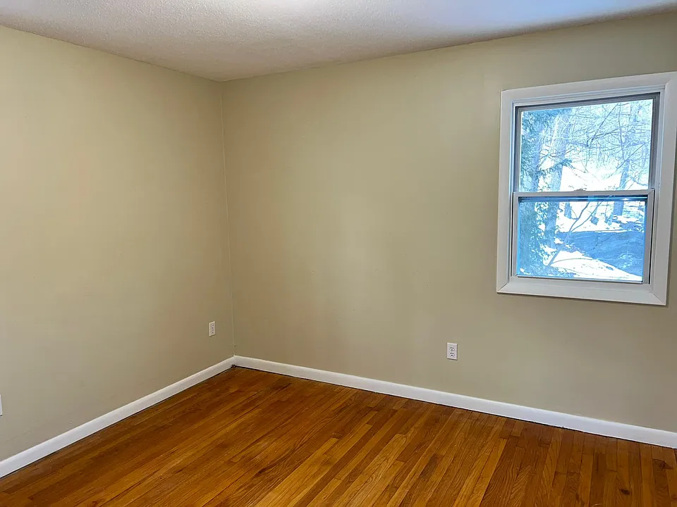 15 River St #8