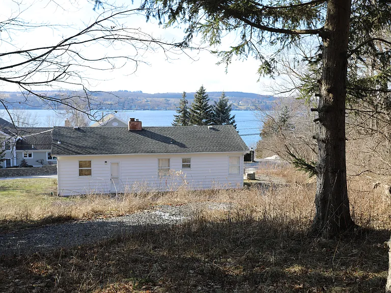 2548 E Lake Rd — Photo 17
