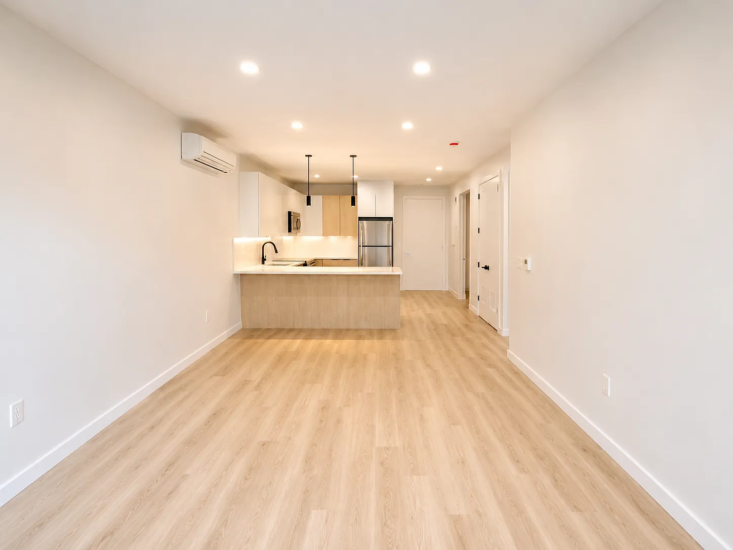 1 bed, 576 sqft, $2,295 — Photo 2