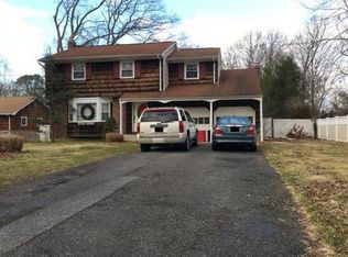 243 Peconic St, Ronkonkoma, NY 11779