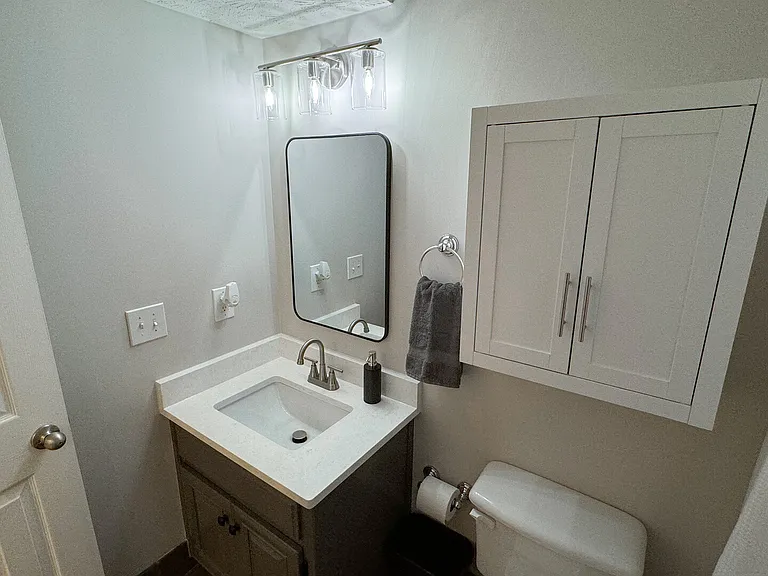 Lenox Park Dr — Photo 24
