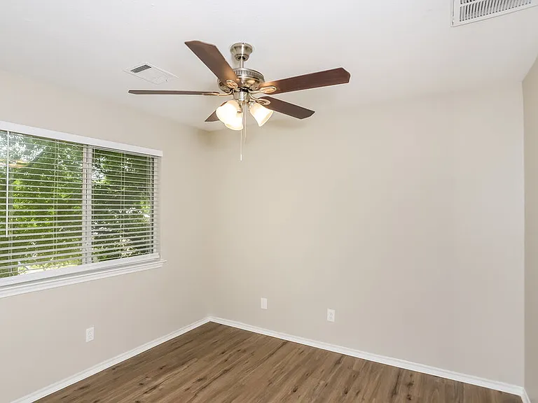 8639 Sunny Oaks — Photo 14