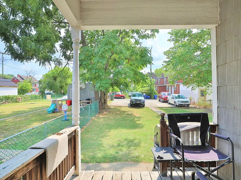 73 E Maynard Ave — Photo 16