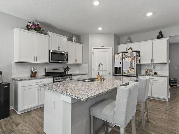 4th image of 521 Park Vista Dr