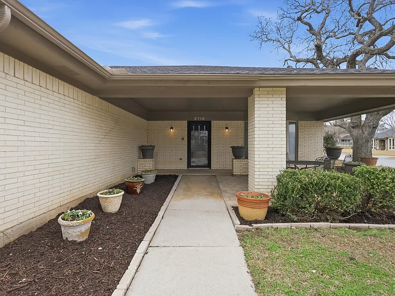3716 Sweetbriar Ln — Photo 3