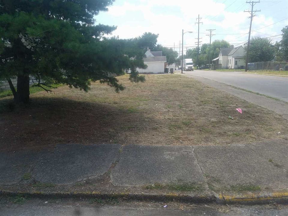 2nd image of 201 E Missouri St