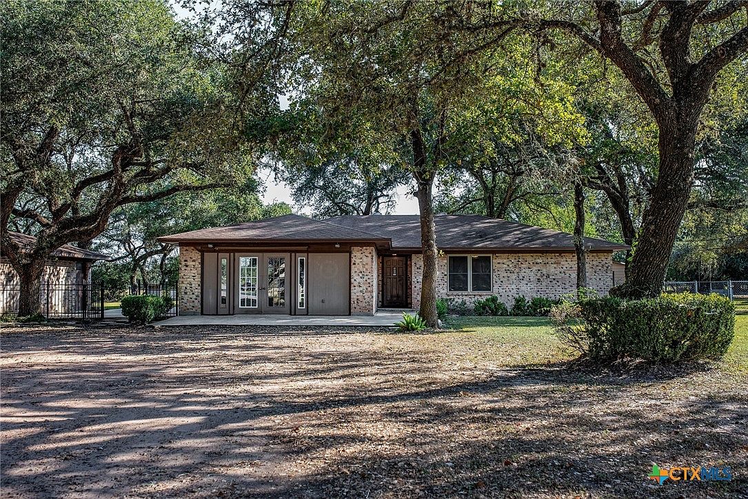 127 Garcitas Grv, Inez, TX 77968 | Zillow