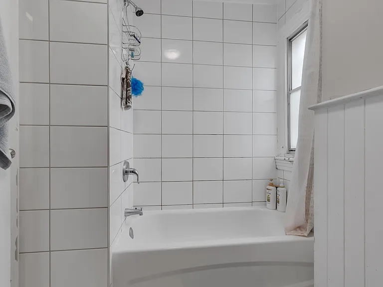 75 Rideau St #2 — Photo 1