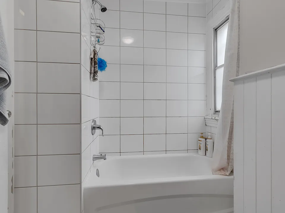 75 Rideau St #2