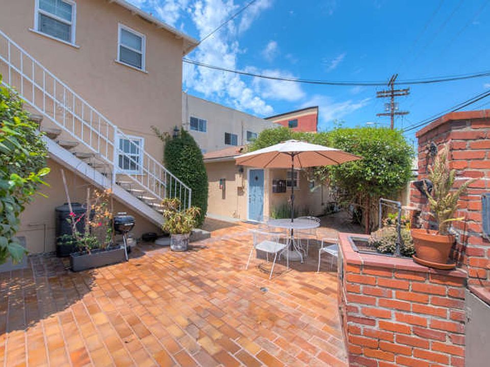 1st image of 11033 La Maida St #1/2