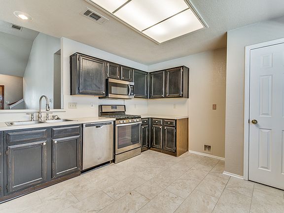3rd image of 1461 Sedalia Dr