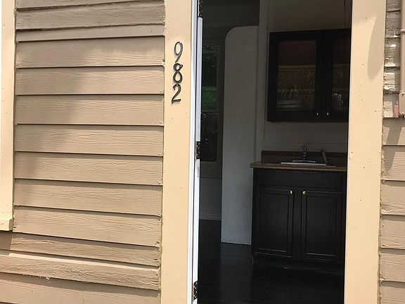 5th image of 982 Druid Rd E