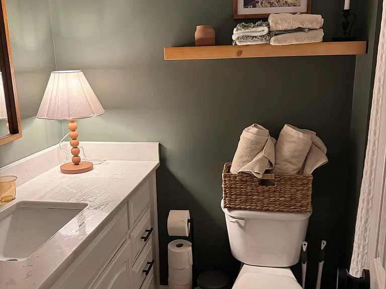 Guest (hall) Bath