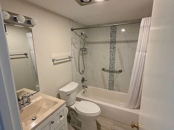 4th image of 2960 Cynthia Ln