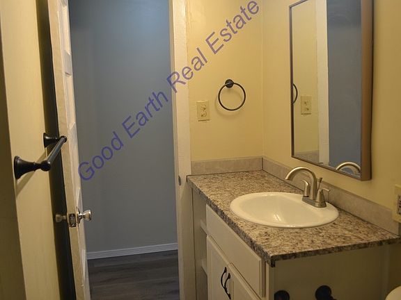 5th image of 1018 E Idaho Ave #1
