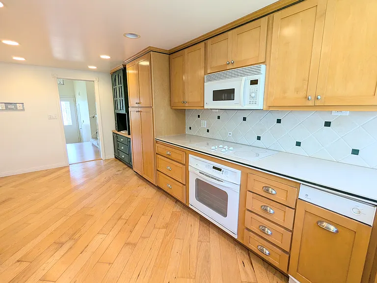 4373 Hazelnut Ave — Photo 7