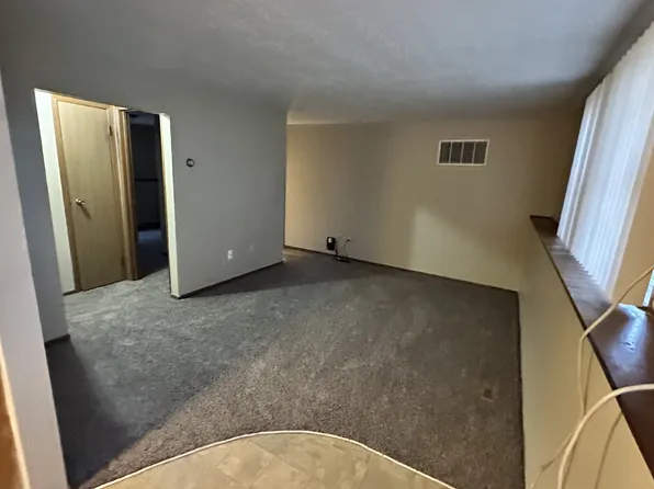 1600 Terrace Dr APT A, Minot, ND 58703