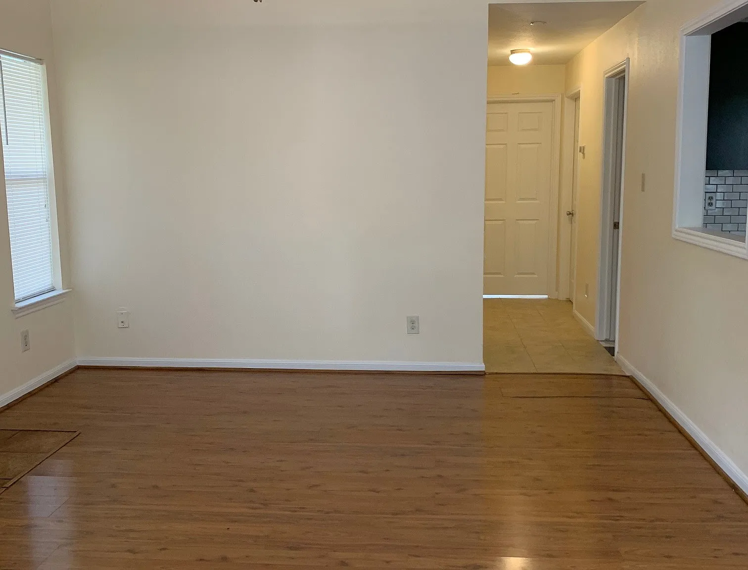 2 bed, 857 sqft, $1,900 — Photo 2