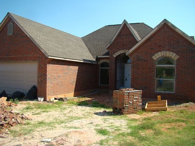 1st image of 817 Ashwood Ln