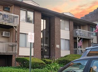 333 Country Club Ln, Pomona, NY 10970