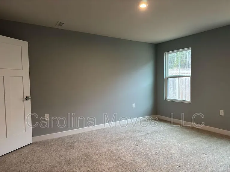 102 Stockland Trl — Photo 9