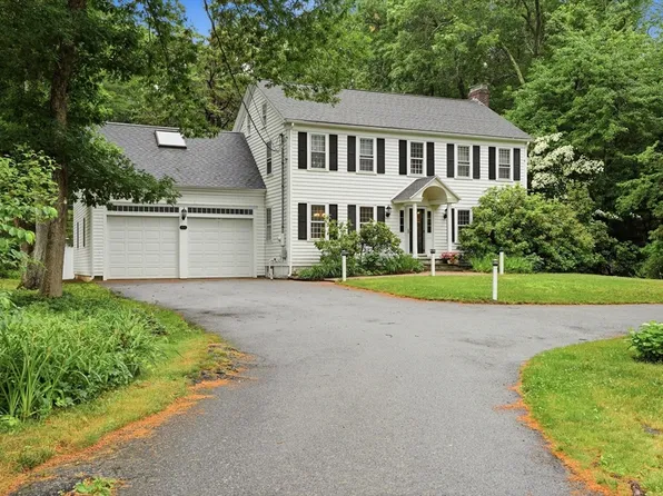 44 Old Meeting House Ln, Norwell, MA 02061