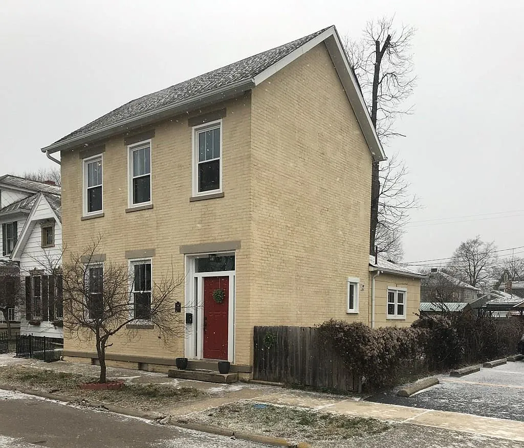 139 Vine St photo 1