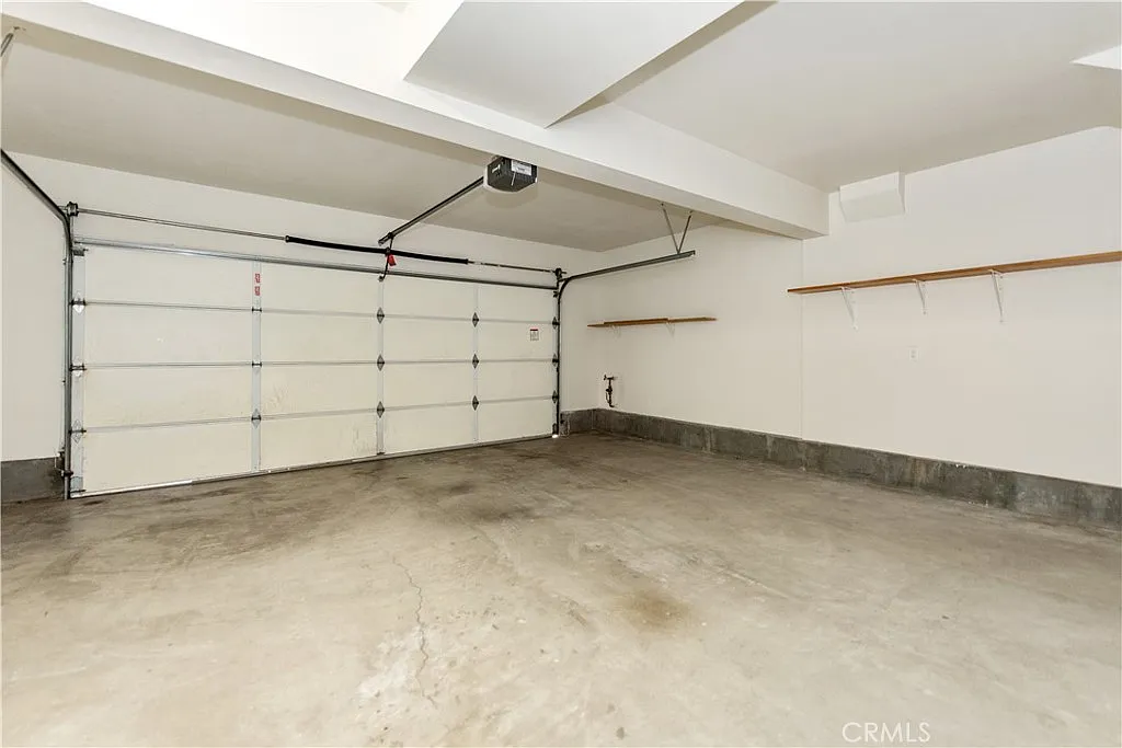 2 bed, 1.5 bath, 1024 sqft, $3,800 — Photo 4