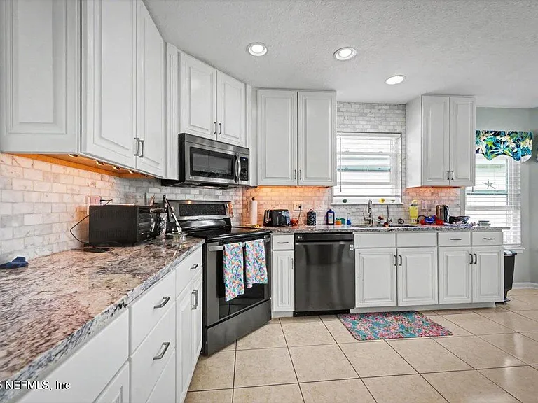 821 Tournament Rd — Photo 36